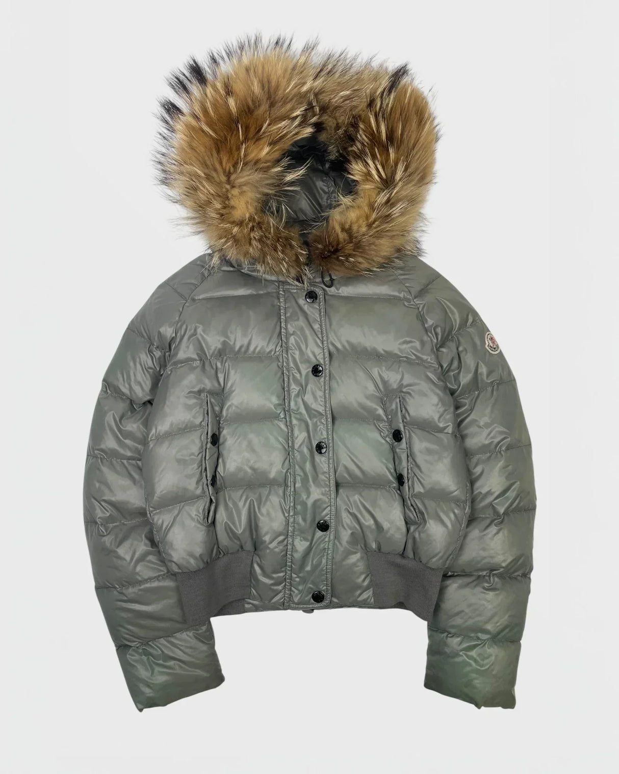 Chaqueta de plumas Moncler con capucha de piel