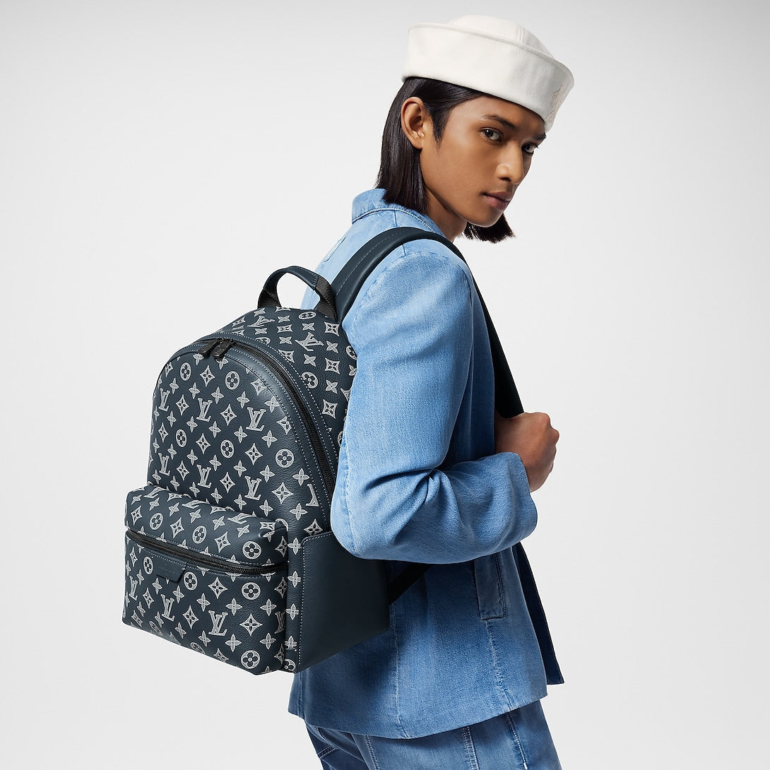Mochila Discovery PM Monogram Shadow Navy