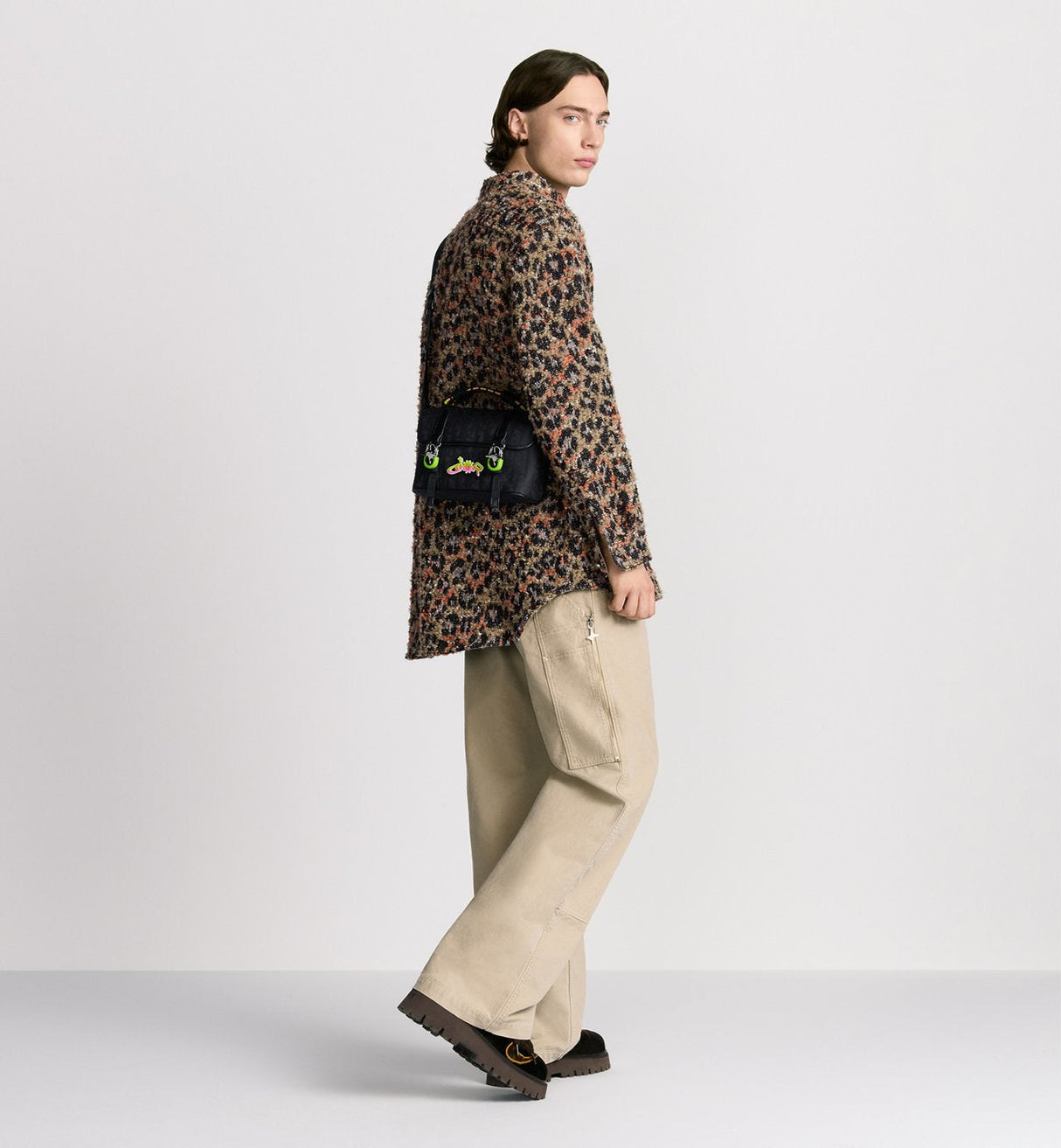 Bolso bandolera con solapa Hit The Road de Dior DIOR Y LEWIS HAMILTON