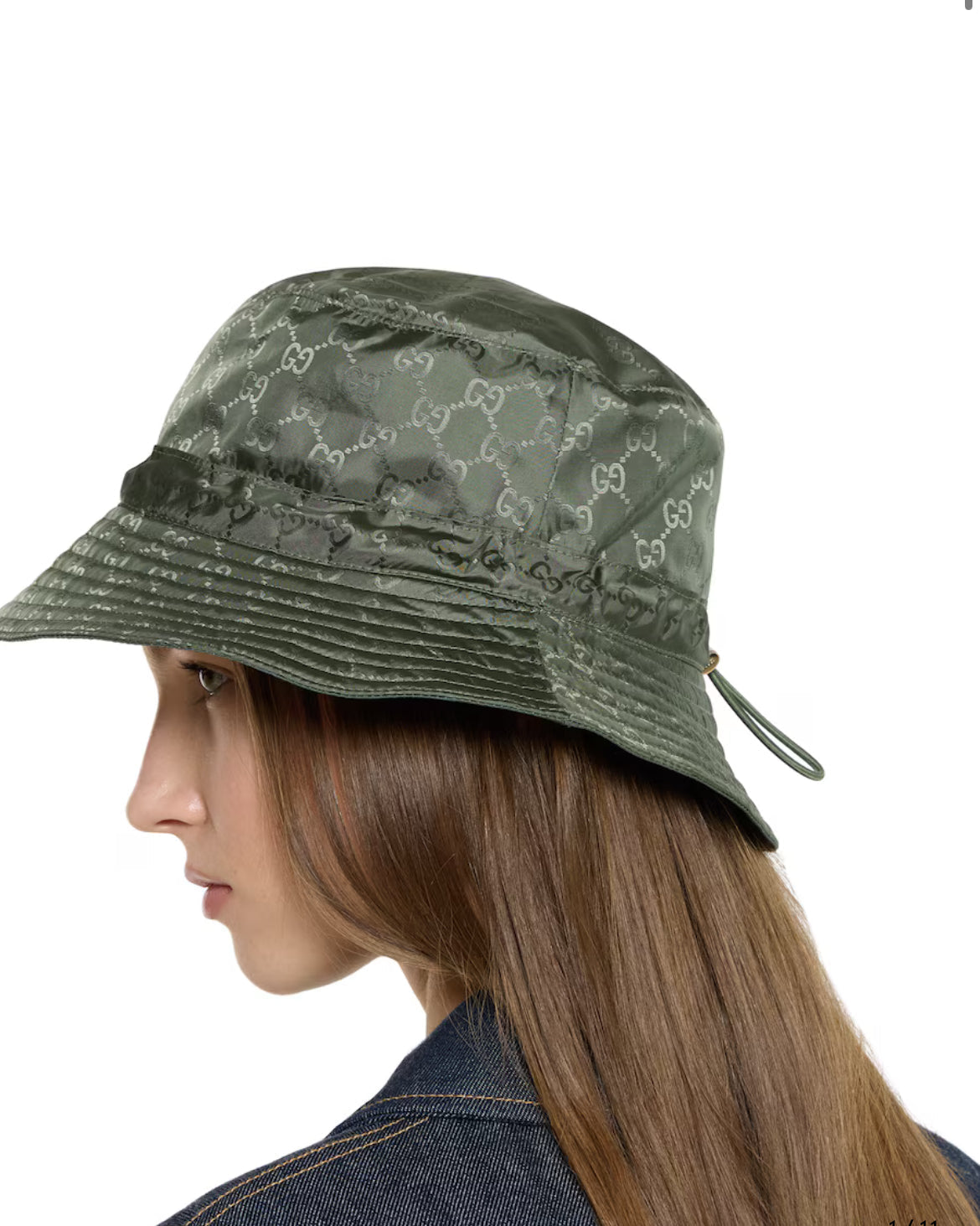 Chapeau bob réversible en nylon GG