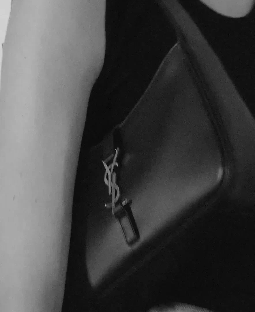 YSL - le 5 Ã 7 en cuir verni Red