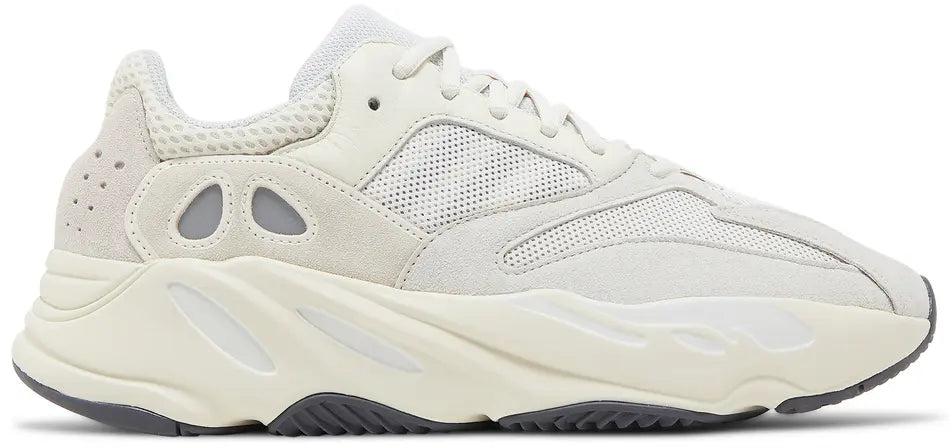 Yeezy Boost 700 Analógico