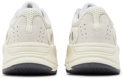 Yeezy Boost 700 Analógico