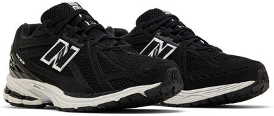 New Balance 1906R Negro Blanco