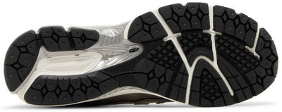 New Balance 1906R Plata Metalizado Negro