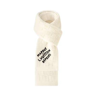 Gorro y bufanda cómodos de cuadros color crema