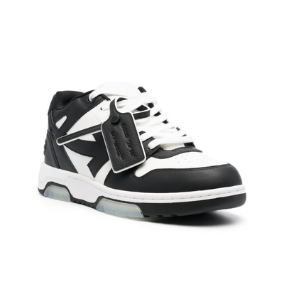 Cesta negra blanquecina