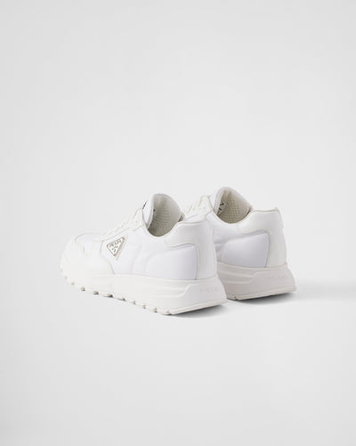 Zapatillas deportivas Prada de piel cepillada blanca