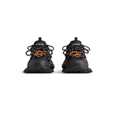 ZAPATILLA DEPORTIVA TRAIL CON CORDONES PARA HOMBRE EN NEGRO/NARANJA