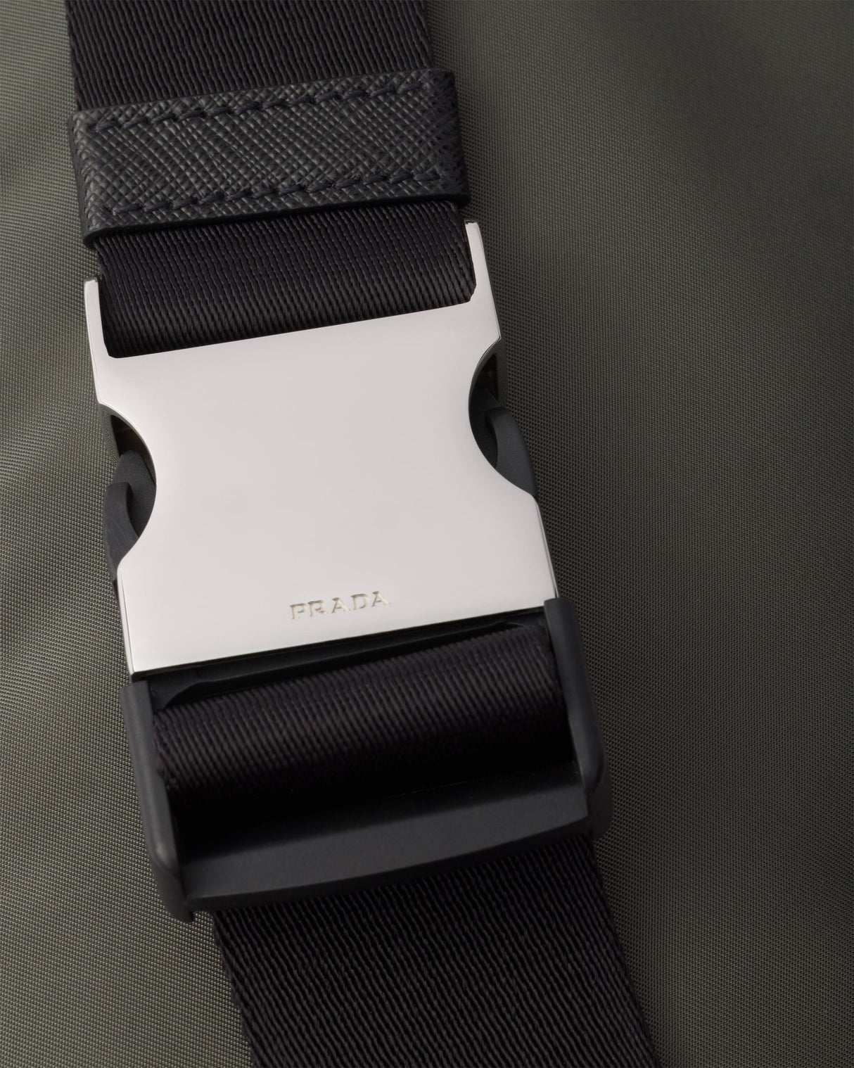 Sac banane en Re-Nylon et cuir Saffiano