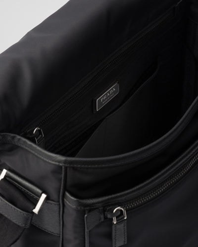 Bolso de hombro en Re-Nylon y piel Saffiano