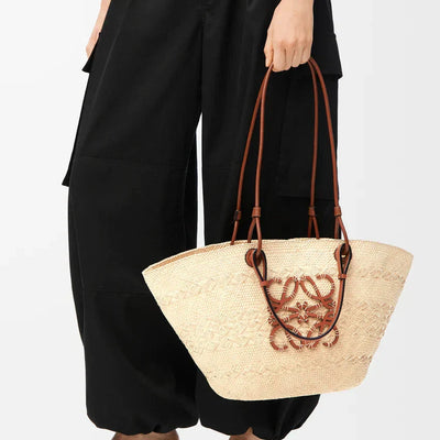 Loewe - Cesta Anagrama en palma de Iraca y piel de becerro