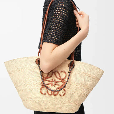 Loewe - Cesta Anagrama en palma de Iraca y piel de becerro