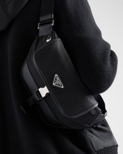 Bolso de hombro en Re-Nylon y piel Saffiano