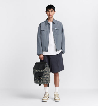 Mochila con solapa tipo sillín