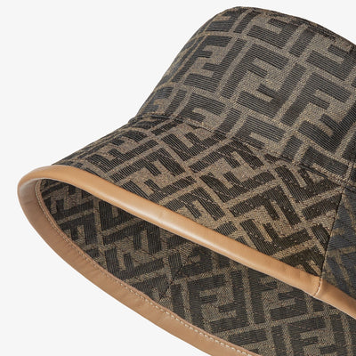 Bob en tejido jacquard FF marrón