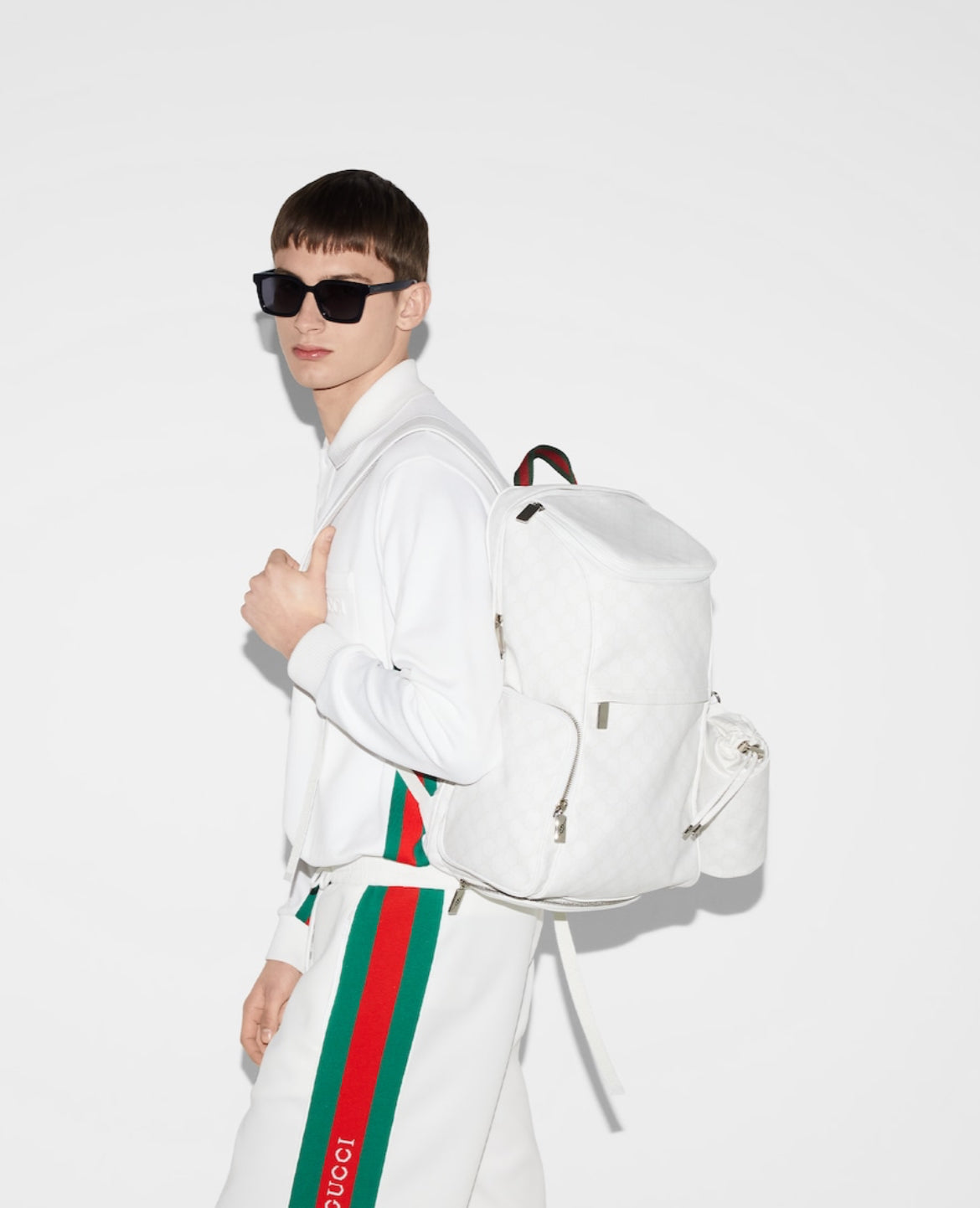 Mochila grande con detalle de red