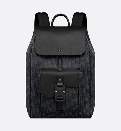 Mochila con solapa tipo sillín