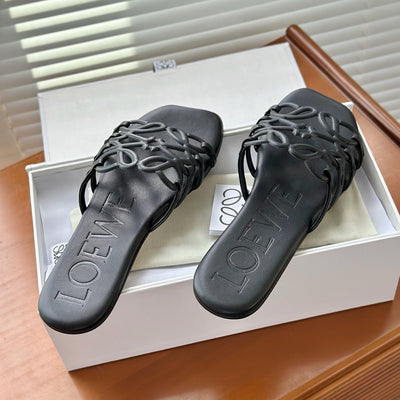 LOEWE - Sandalias Petal Anagram en suave piel de becerro Negra