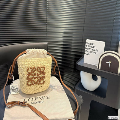 LOEWE - Bolsillo cuadrado en palma de iraca y piel de becerro Beige
