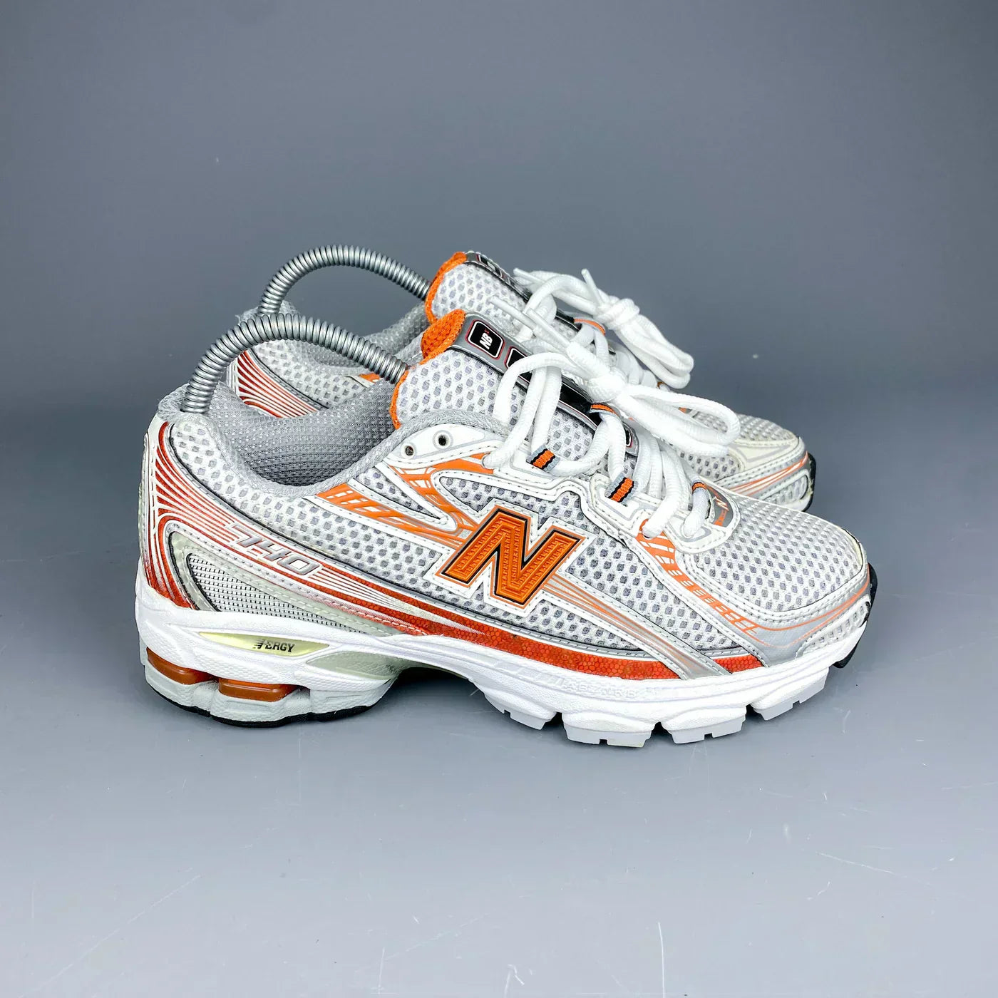 New Balance 740 NARANJA