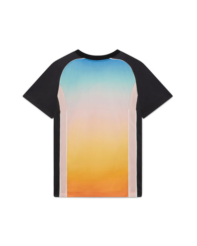 Camiseta de fútbol con degradado pastel