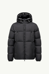 Doudoune courte à capuche Montcla