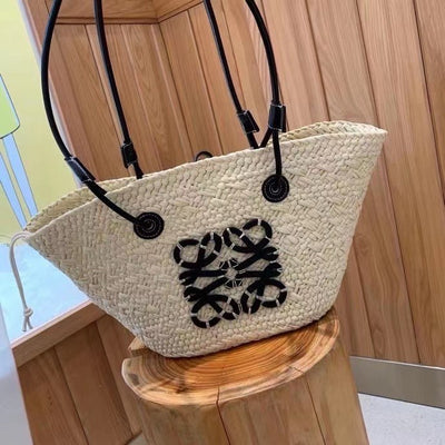 Loewe - Anagrama en palma de Iraca y piel de becerro