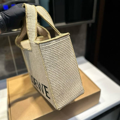 LOEWE - Font Tote Small en rafia